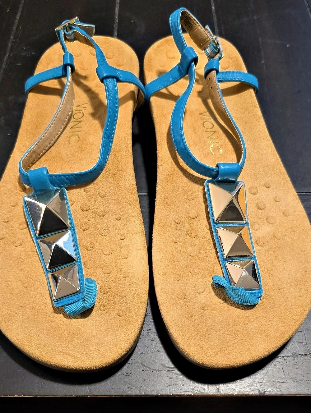 NWOT Vionic Tourquoise. Blue Studded Thong Sandals